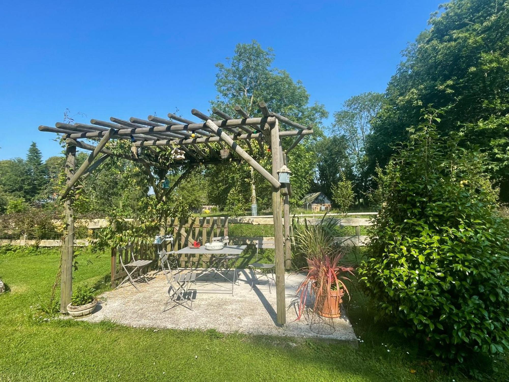 Le Clos Du Val A Loup Benarville Exterior photo